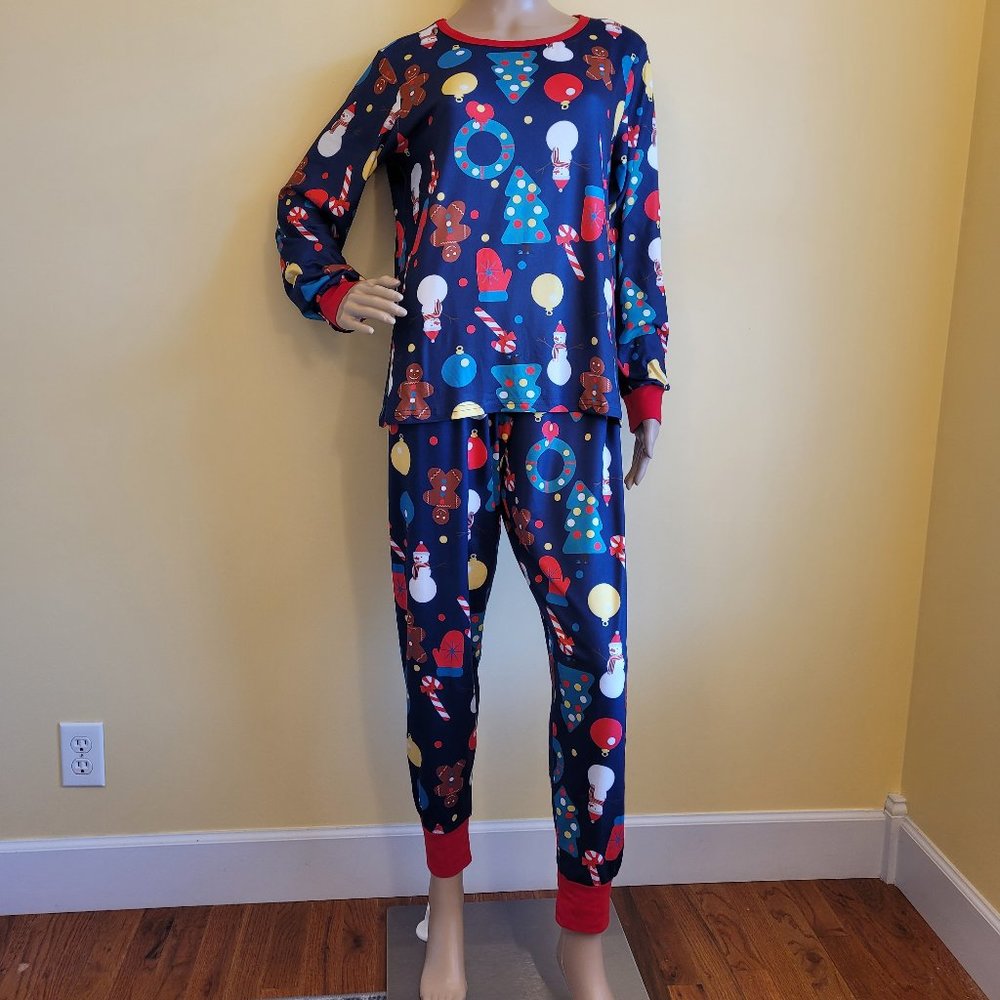Women’s Long-sleeve Christmas Pajamas – Size M